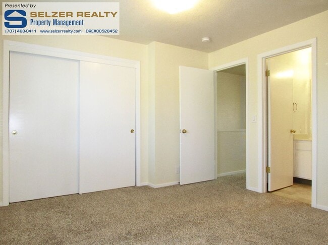 Building Photo - Fully equipped 2 bd. condo in a super conv...