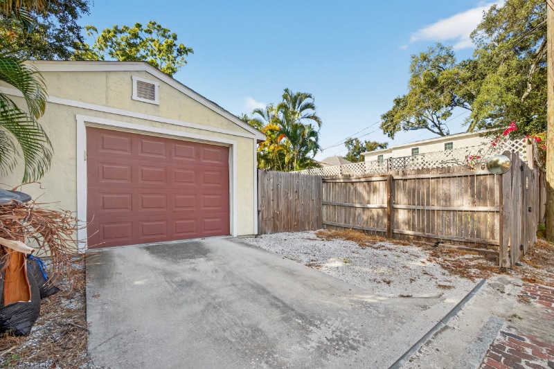 Building Photo - 1017 12th Ave N