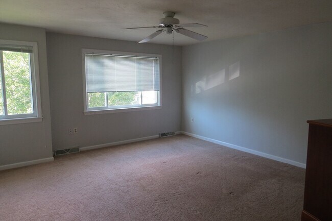 Building Photo - 14 Hartshorn Pl