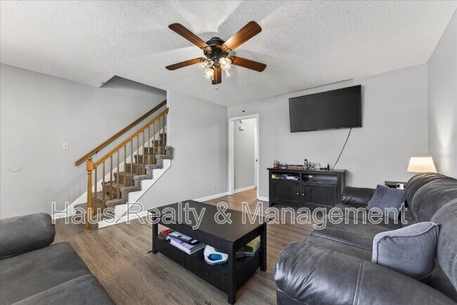 Building Photo - 114 Cunningham Pl