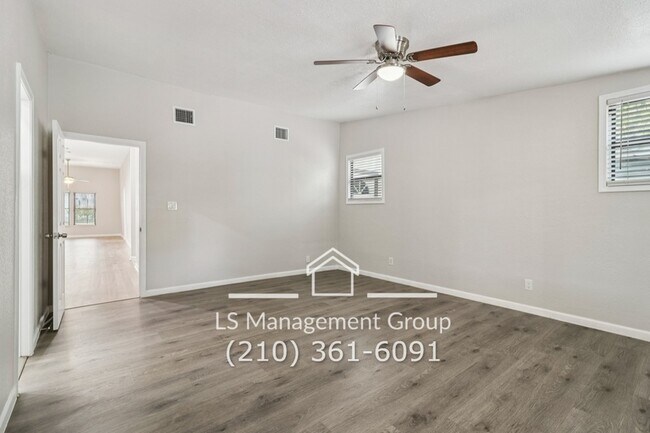 Building Photo - 622 Denver Blvd