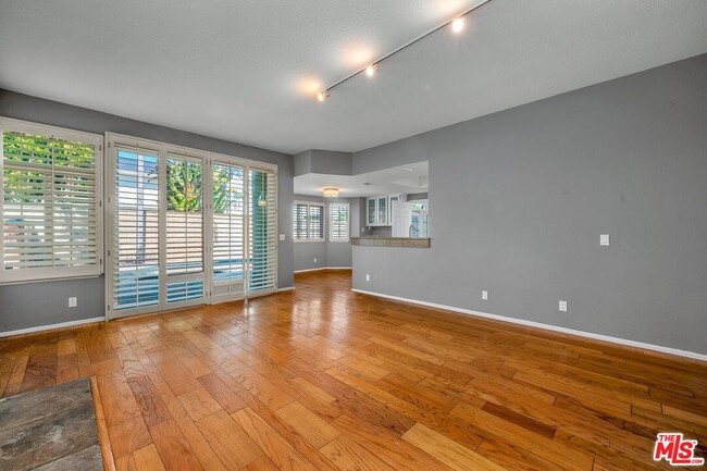 Building Photo - 7513 W 83rd St