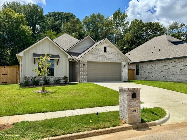Building Photo - 3065 Guinn Farms Rd