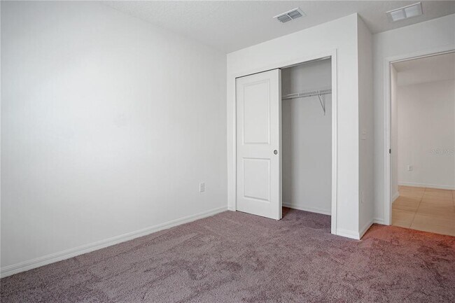 Building Photo - 608 Royal Palm Dr