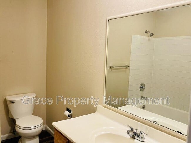 Building Photo - 4669 E 115th Ct