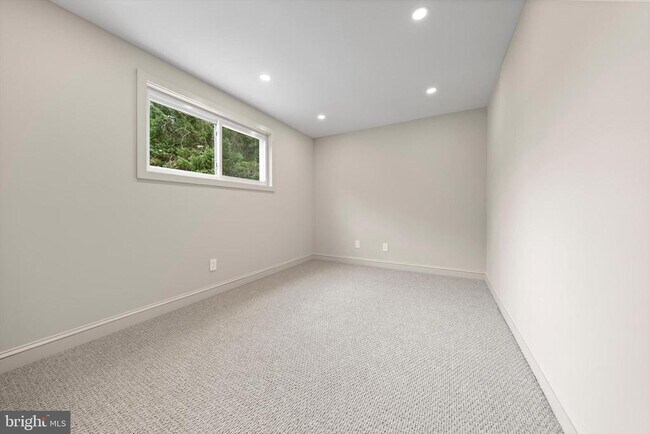 Building Photo - 1525 35th St NW