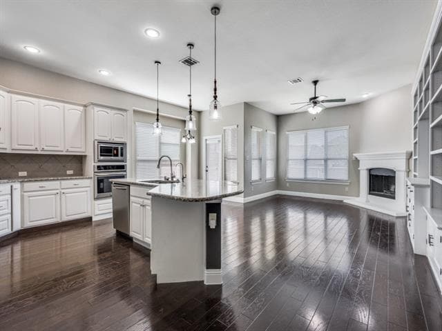 Building Photo - 10625 Musketball Pl