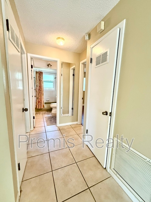 Building Photo - 1308 Amble Ln