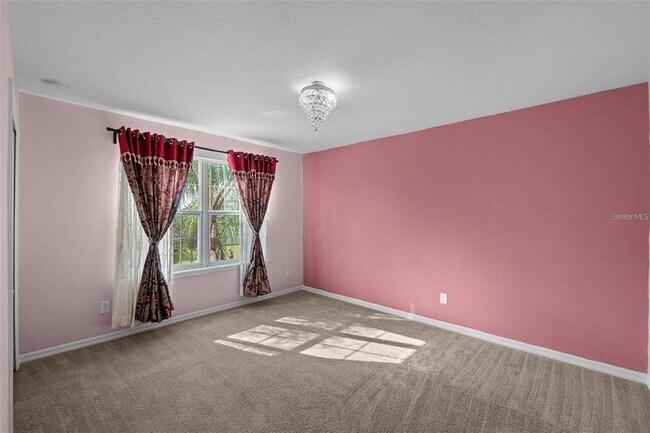 Building Photo - 6041 Town Center Blvd