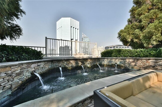 Building Photo - 3324 Peachtree Rd