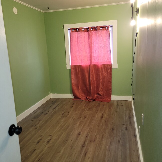 Building Photo - 779 Parker Rd