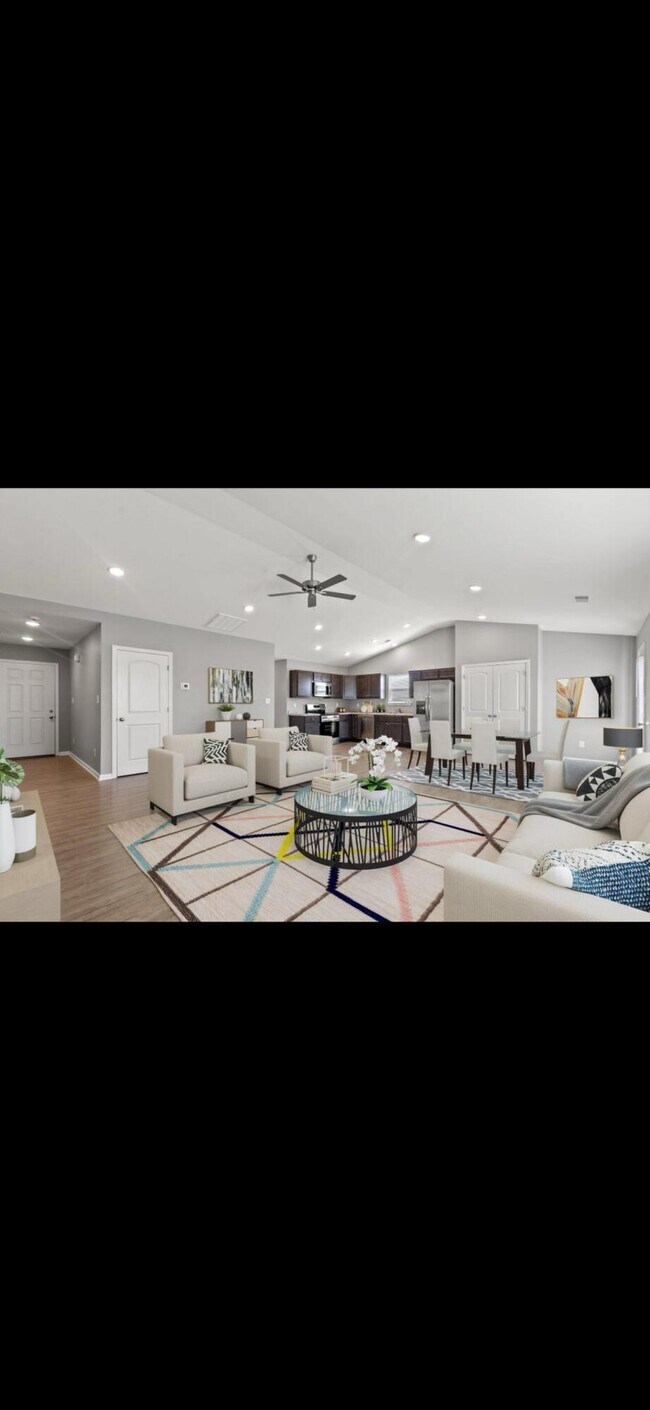 Building Photo - 340 Pageant Dr