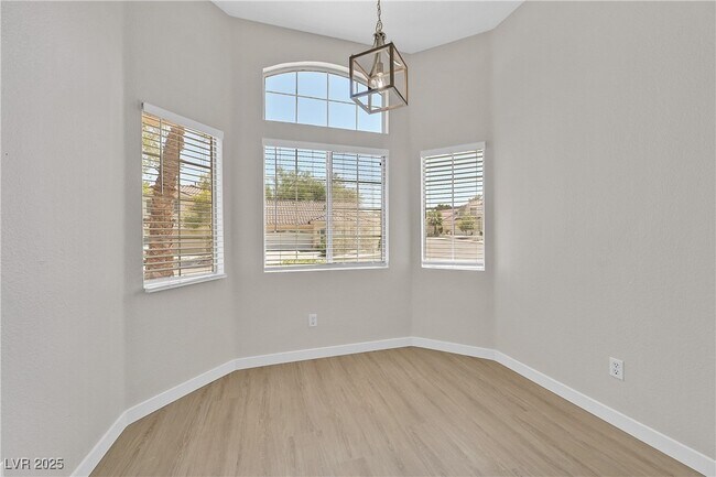 Building Photo - 55 Durango Station Dr