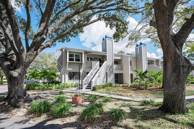 Building Photo - 10626 Longwood Dr