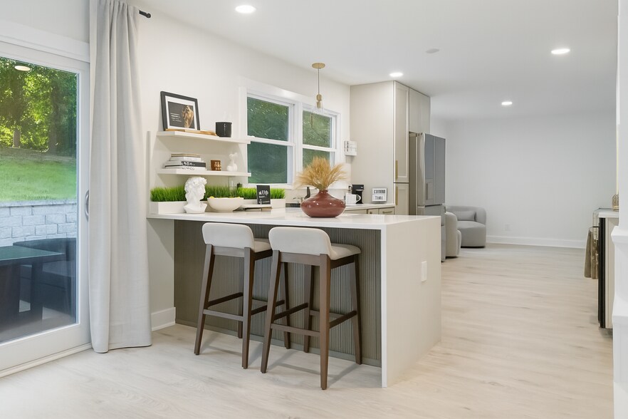 Building Photo - 523 Princeton St