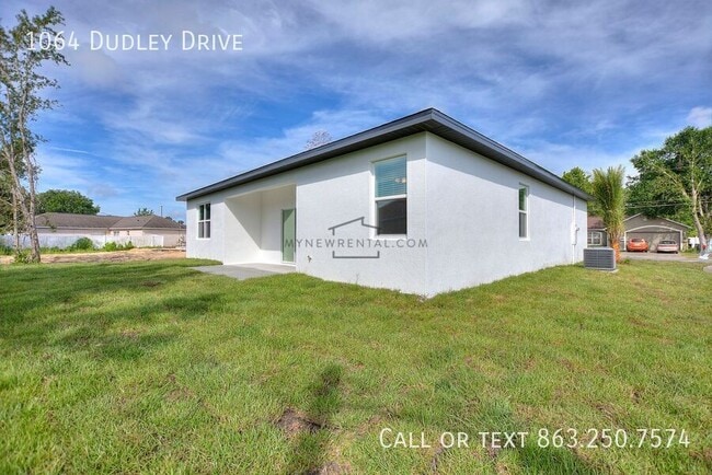 Building Photo - 1064 Dudley Dr