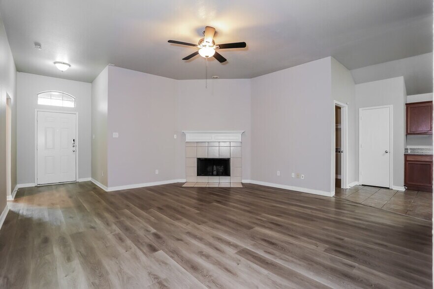 Building Photo - 344 Creekside Way