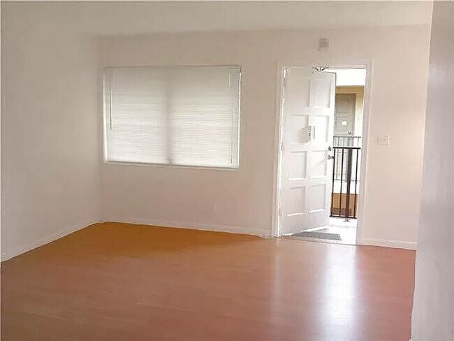 Building Photo - 1733 Mayo St