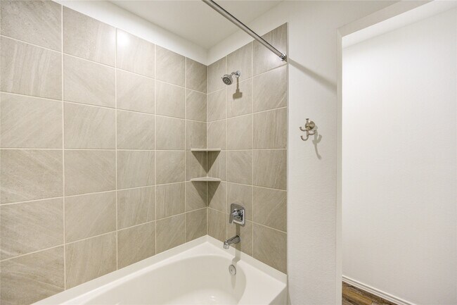 Building Photo - 5406 Castlebury Meadows Dr