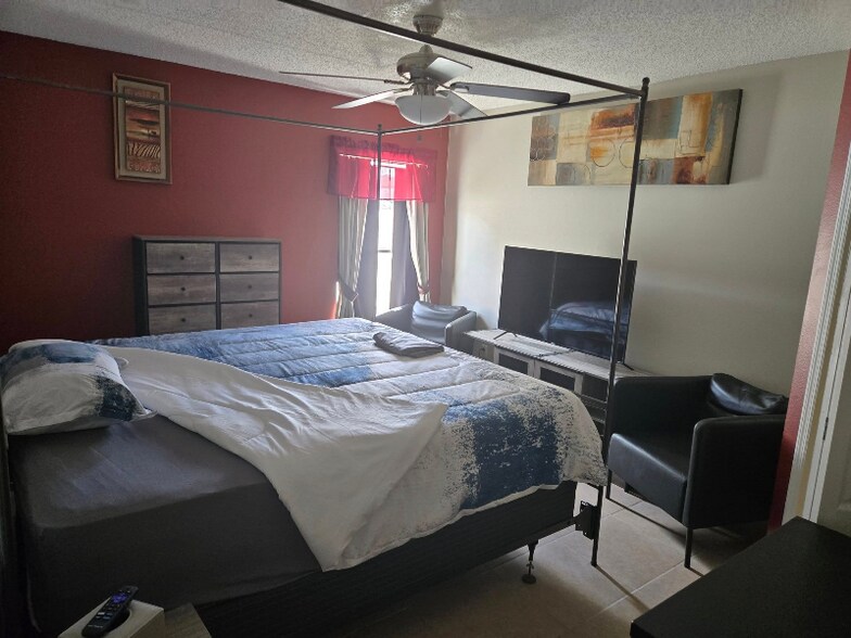 Building Photo - 672 Basingstoke Ct