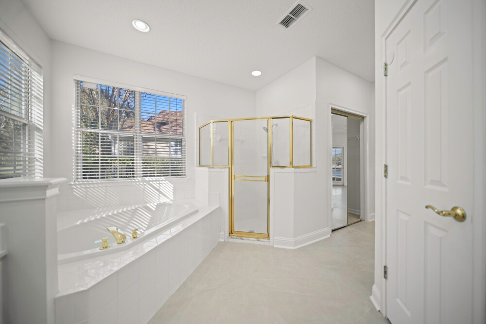 Building Photo - 10061 Vineyard Lake Rd E