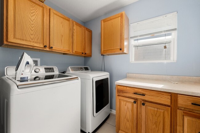 Building Photo - 2116 Live Oak St