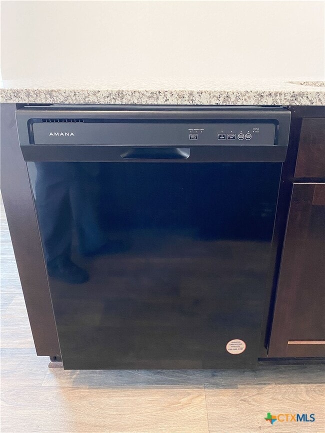 Building Photo - 121 Roanwood Dr