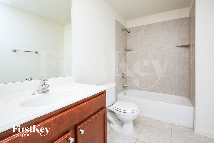 Building Photo - 4717 Cedar Springs Dr