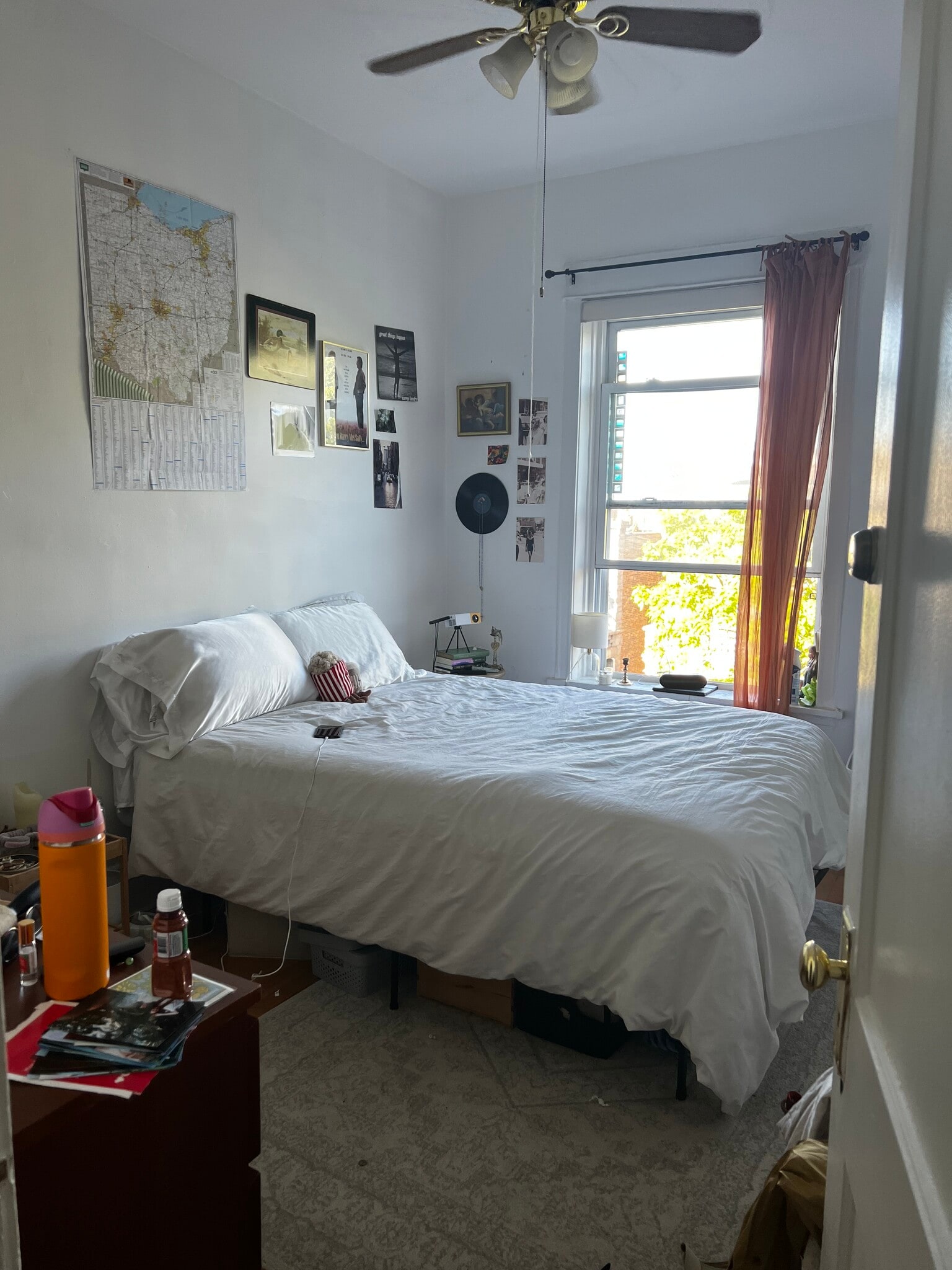 front bedroom - 3704 N Magnolia Ave