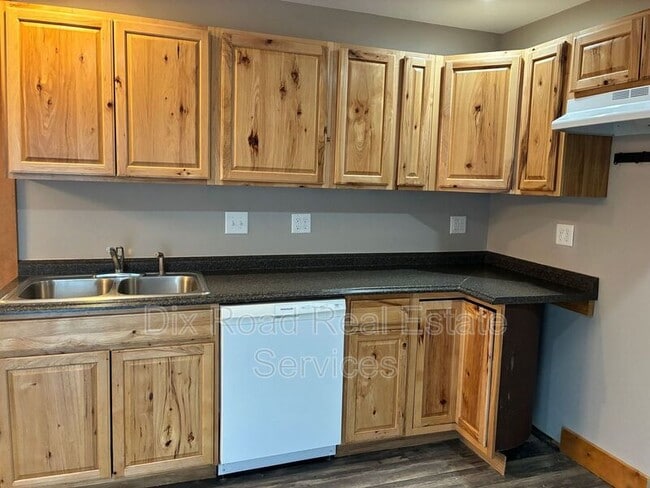 Building Photo - 915 Bellaire Ave