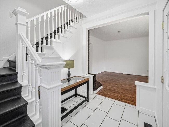 Building Photo - Stunning Updated Home in North Spokane | Bright Interiors, Modern Kitchen & Private Patio