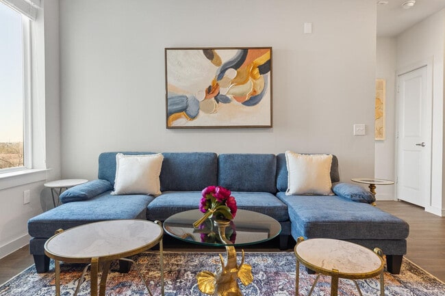 Building Photo - 5820 1/2 Cameron Rd