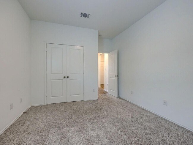 Building Photo - 1629 Brueggerhoff Rd