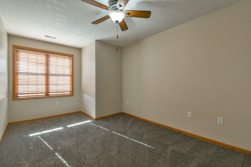 Building Photo - 9412 Forest Glen Dr