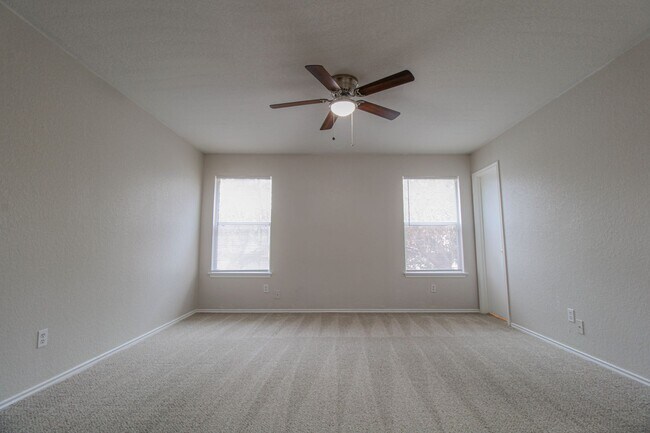 Building Photo - 511 Mathis Mdw