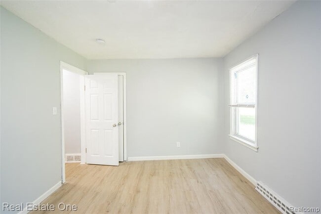 Building Photo - 22675 Santa Maria St