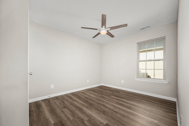 Building Photo - 107 Meadowbrook