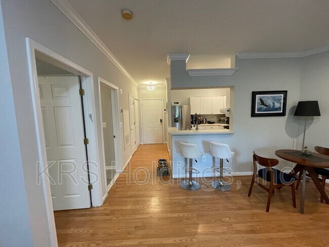 Building Photo - 4550 Strutfield Ln