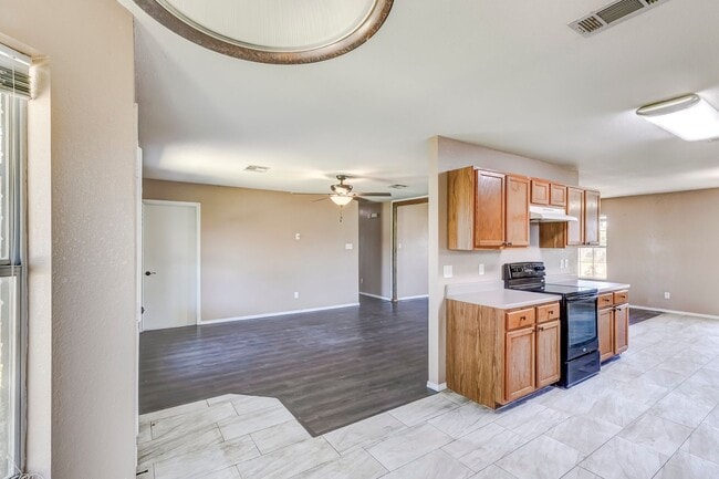 Building Photo - 4501 Jake Spoon Dr