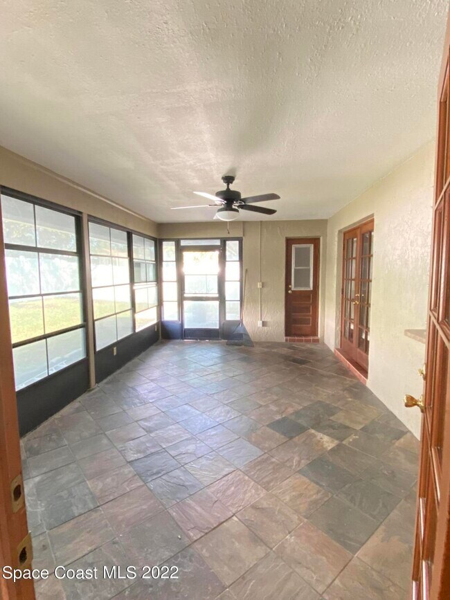 Building Photo - 1710 Apricot Dr