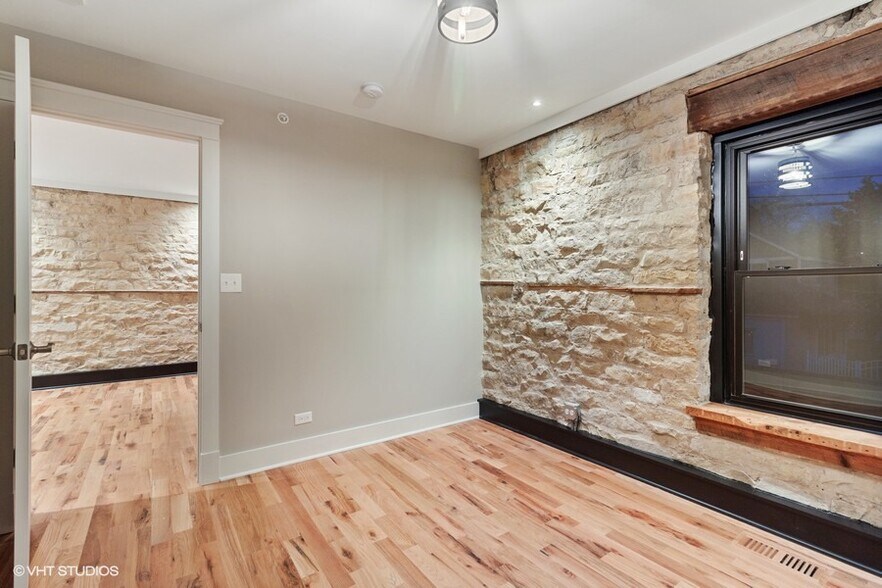 Bedroom - 220 E Illinois St