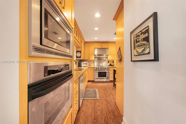 Building Photo - 7290 SW 77th Terrace