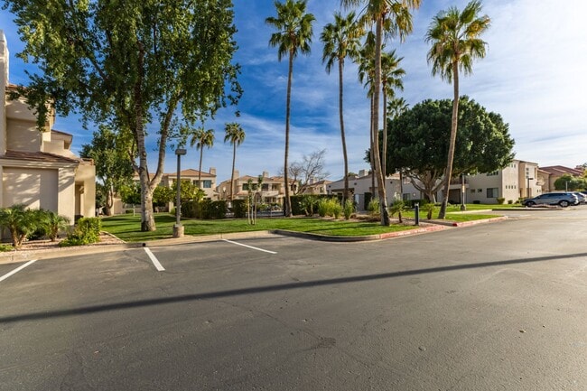 Building Photo - STUNNING Furnished OASIS 2 bed/2 bath Condo in McCormick Ranch