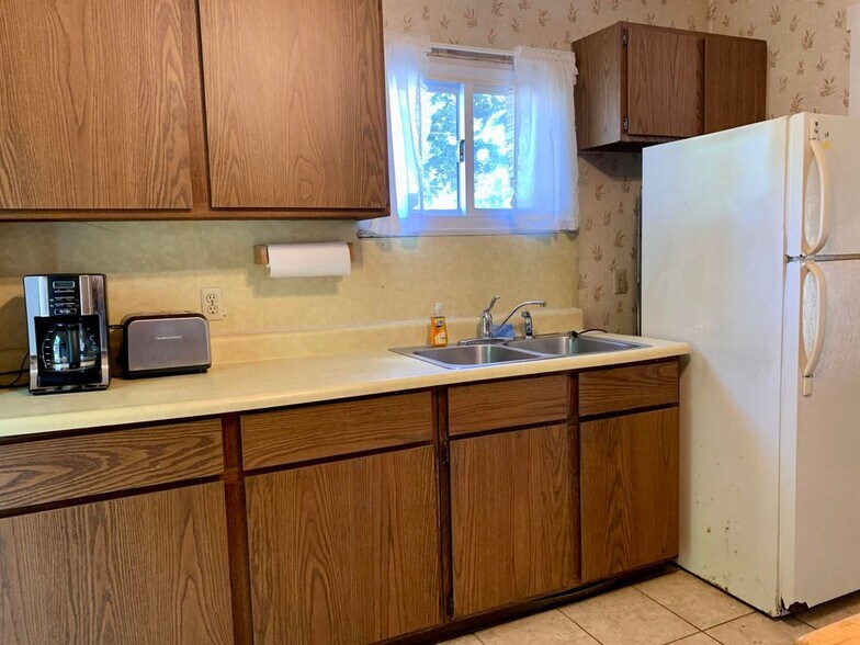 Building Photo - 67 Cable