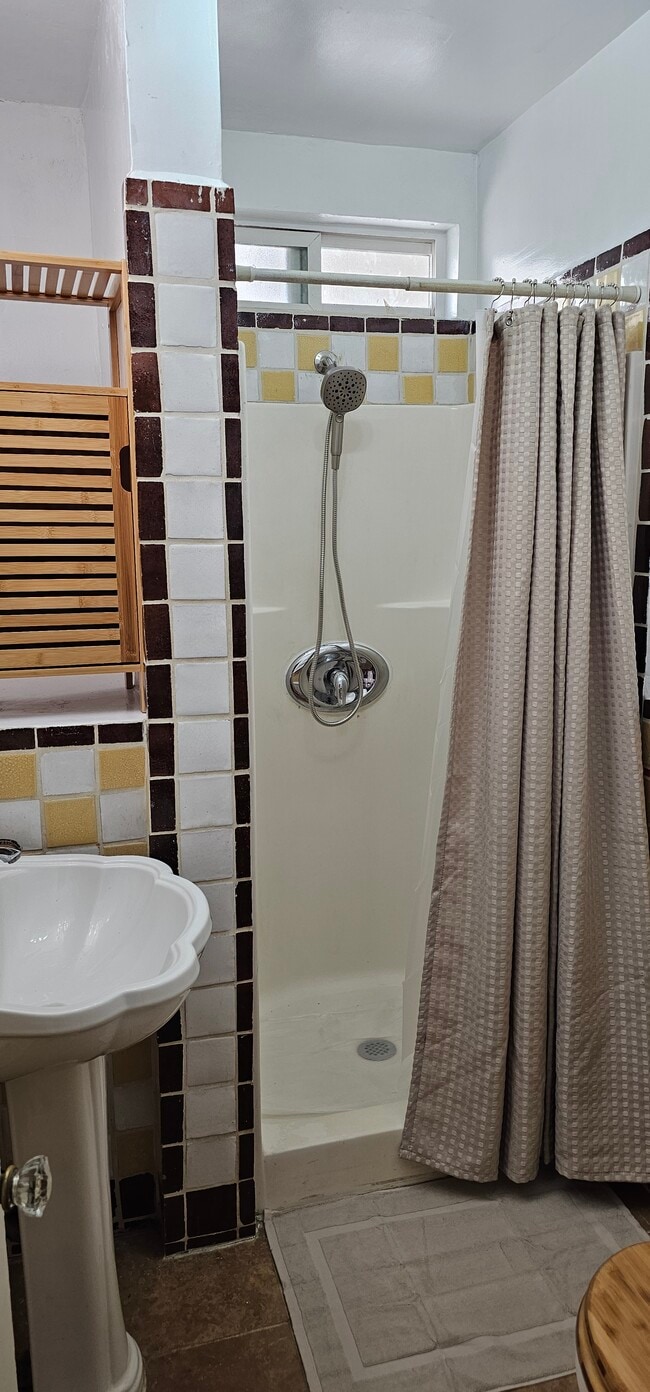 Building Photo - 2749 S Sepulveda Blvd