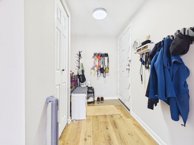 Building Photo - 1501 Bronwyn Rd