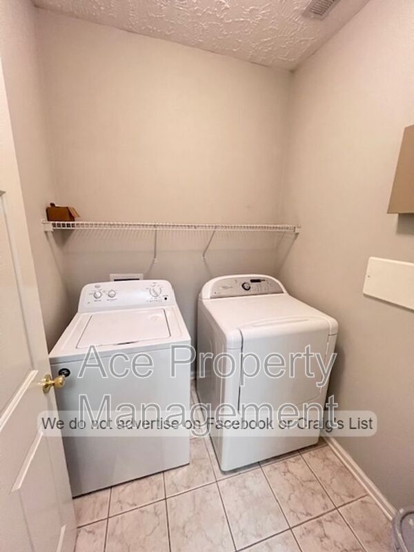 Building Photo - 4010 Bardstown Ct