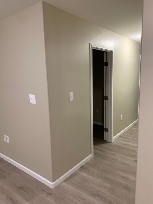 Building Photo - 1568 N Williwaw Way