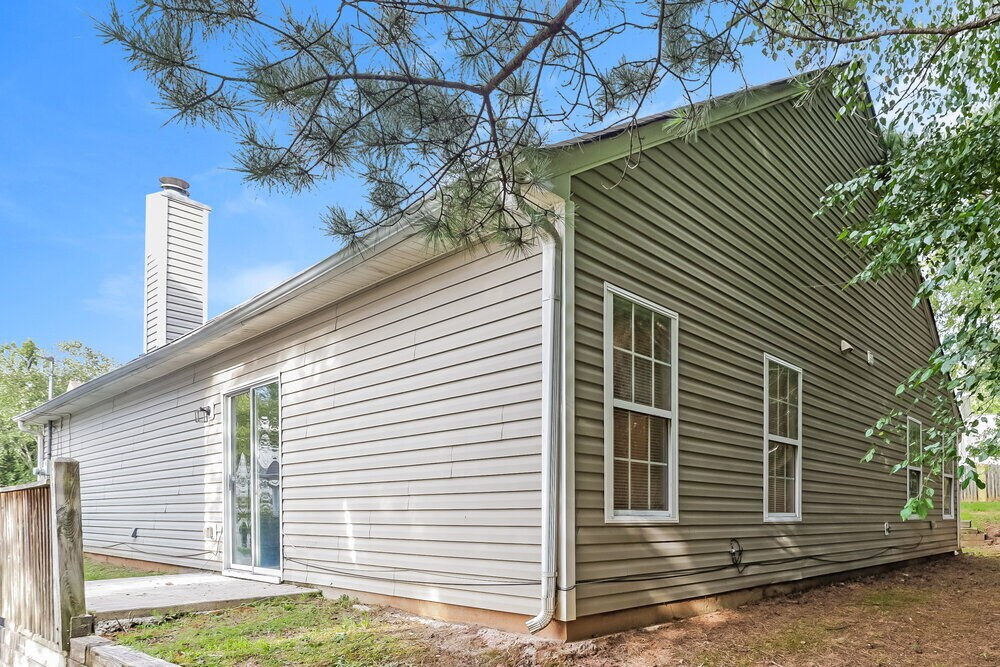 Building Photo - 7011 Setters Way