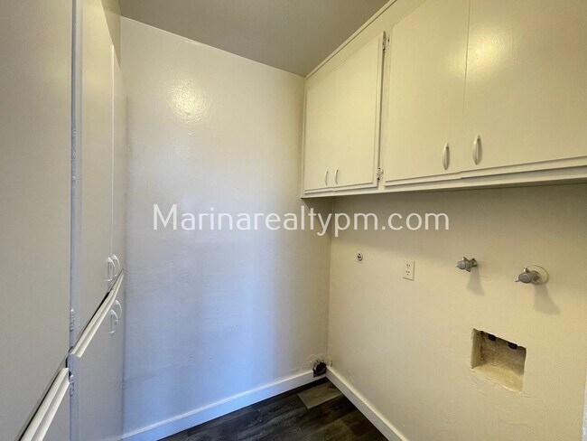 Building Photo - 444 Corcoran Ave